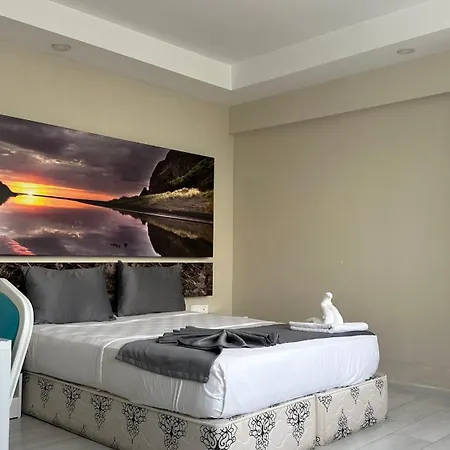 Dream Hotel 2*