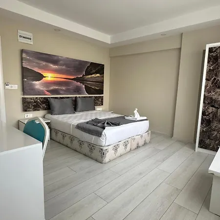 Dream Hotel 2*