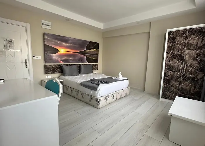 Dream Hotel 2*