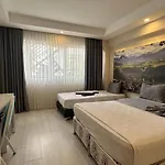 Отель Dream 2*