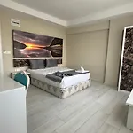 Dream Hotel 2*