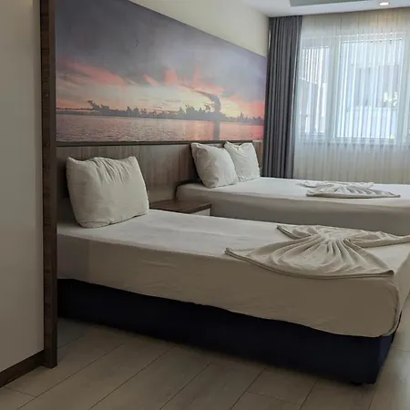 Dream Hotel 2*